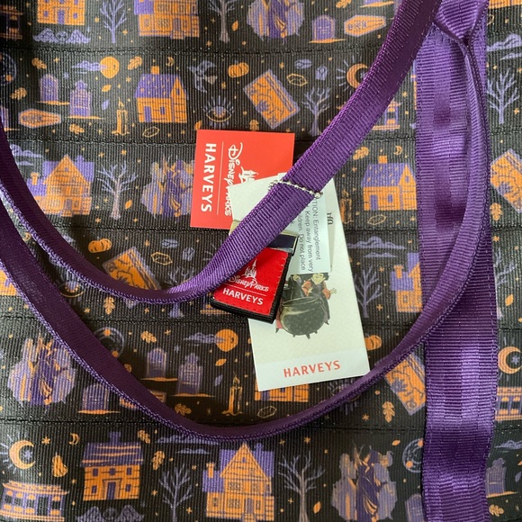 HARVEYS DISNEY  HOCUS POCUS Sanderson Sisters seatbelt tote 2023 LIMITED RETIRED - Picture 7 of 16
